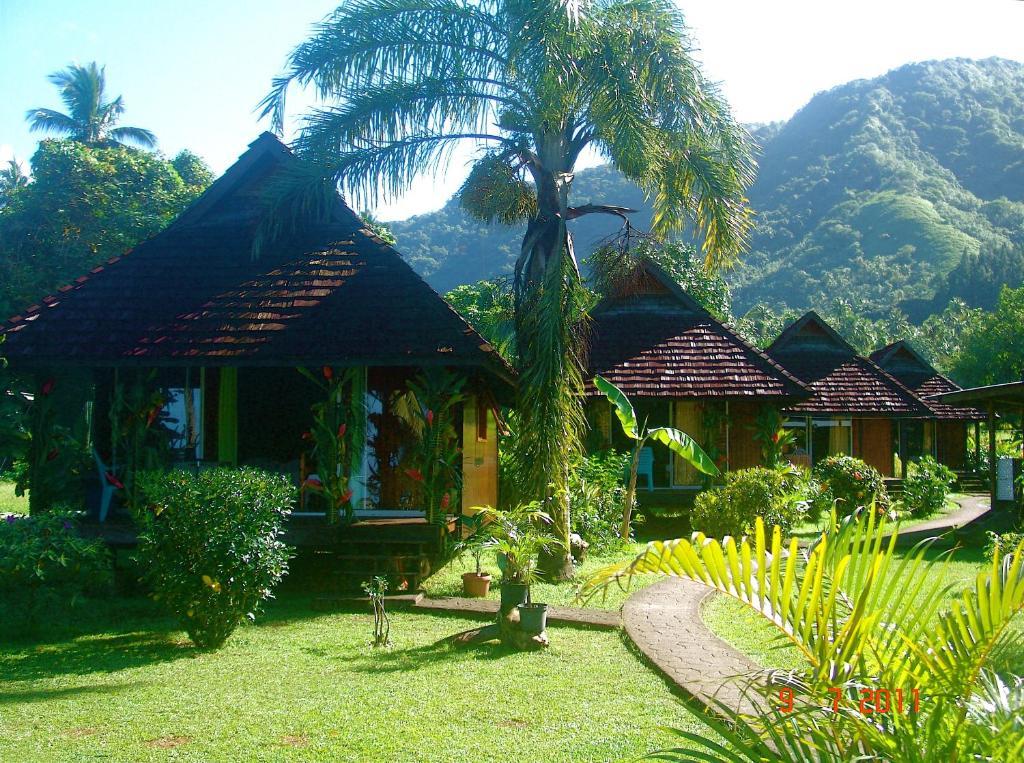 Tauhanihani Village Lodge La Vague Bleue Teahupoo Exterior photo