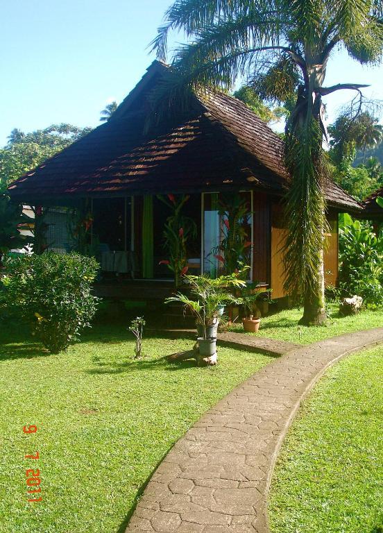 Tauhanihani Village Lodge La Vague Bleue Teahupoo Exterior photo